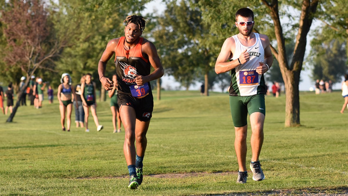 Men's Cross Country Finishes 7th at Midwest Intercollegiate