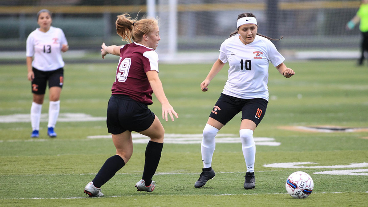 Jaguars Drop Season Opener at Trinity International