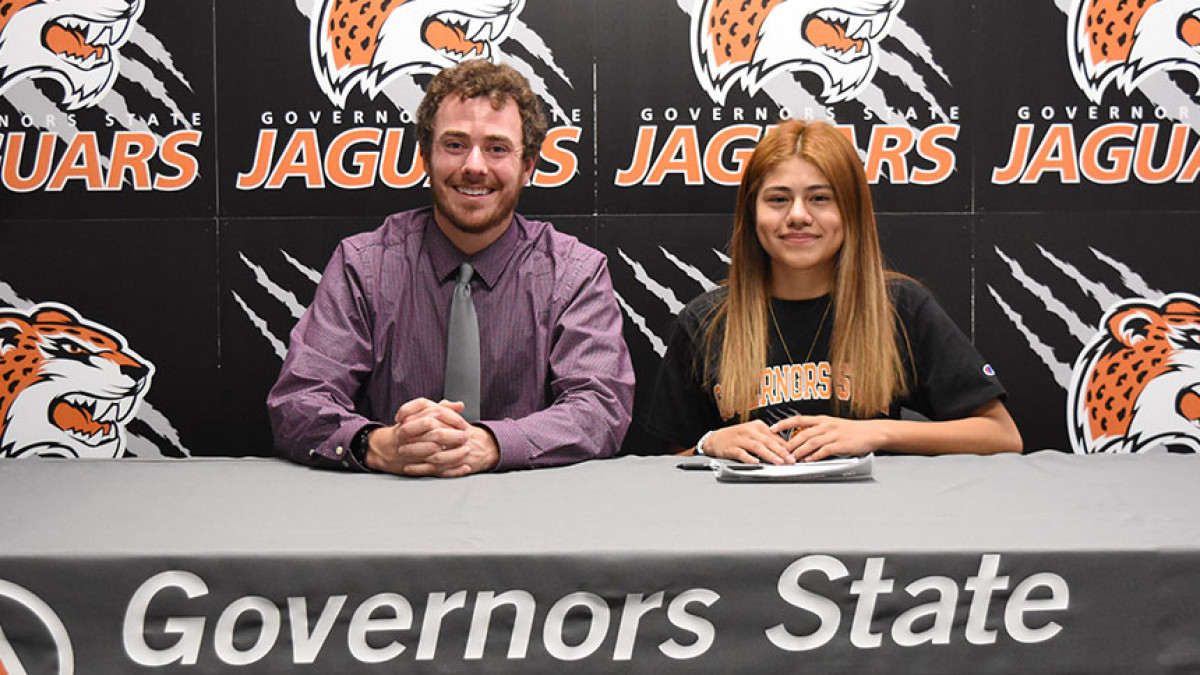 Women's Cross Country Signing: Karla Luviano
