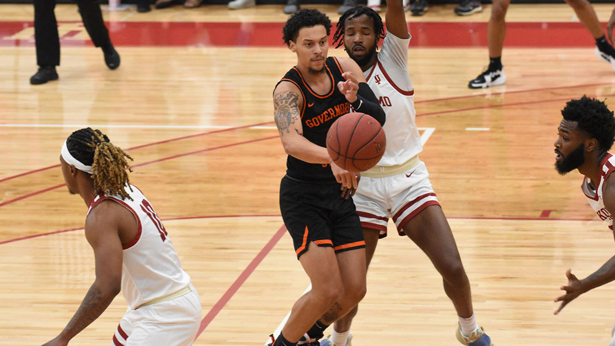 Men's Basketball Holds Off Lincoln in University Park