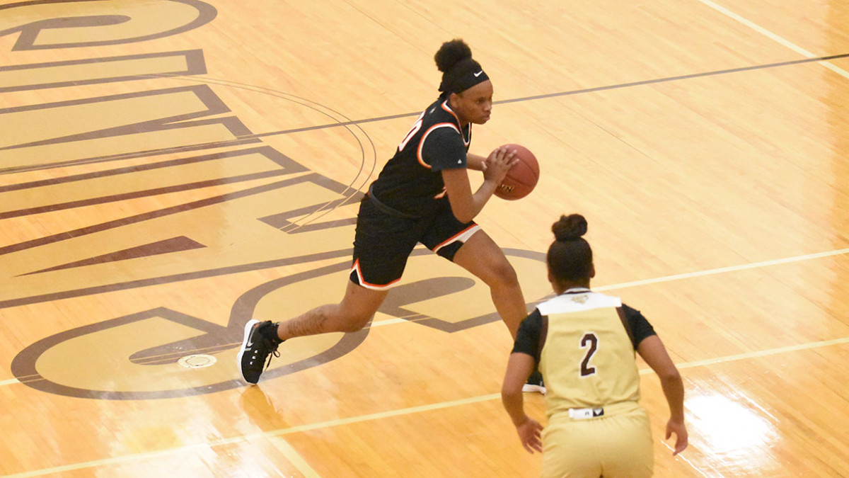 Jaguar Basketball Drops CCAC Contest at St. Francis