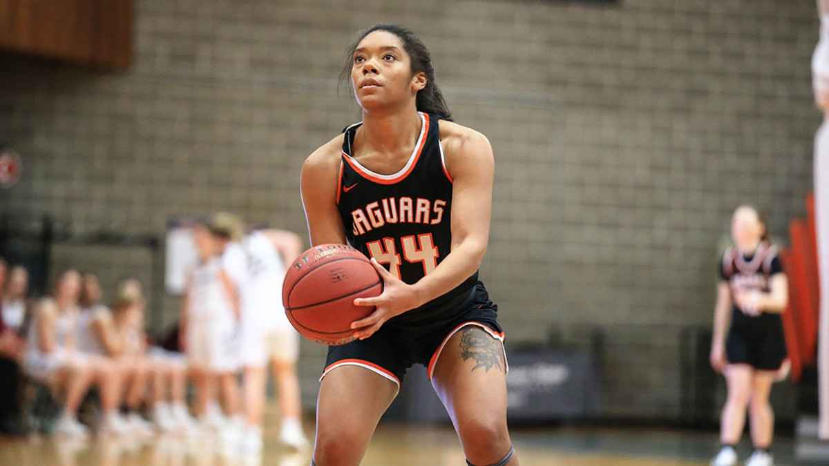The Bounces Don't Go GSU's Way in Home Loss to Trinity Christian
