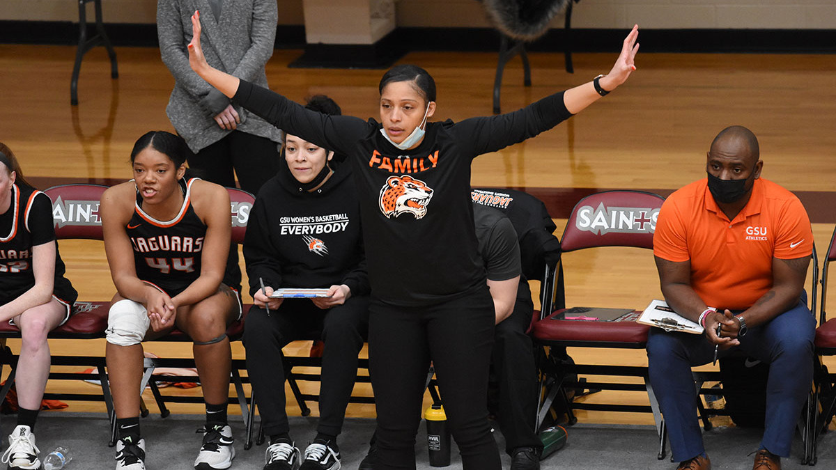 Women's Basketball: Season-in-Review