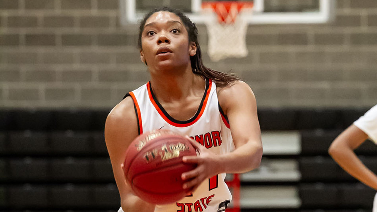 Women's Basketball Earns First Win of the Season