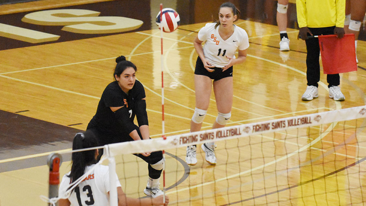 Governors State Volleyball Comes Up Short at St. Francis