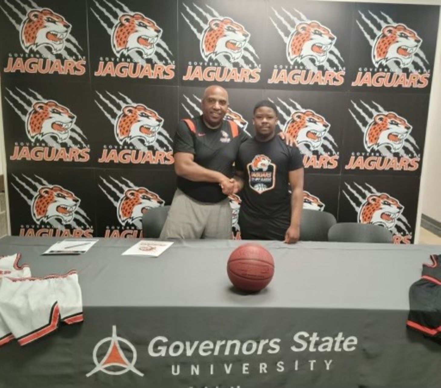 (L-R) GSU Head Coach Tony Bates and new GSU Jaguar signee Dionta Banks (Chicago, IL, Butler College Prep).
