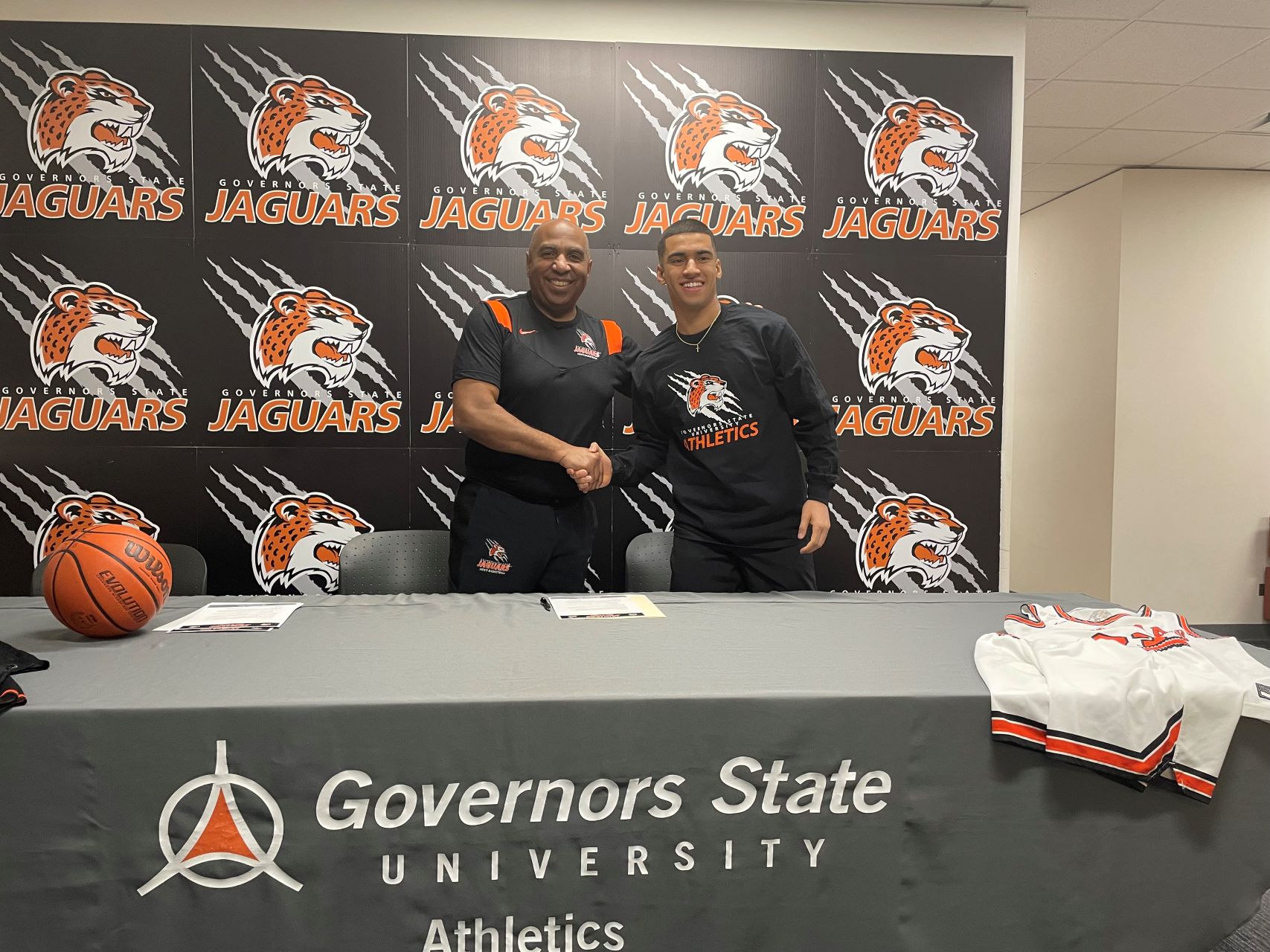 (L-R)  GSU Head Men's Basketball Coach Tony Bates welcomes new Jaguar basketball signee Jalen Aalders.