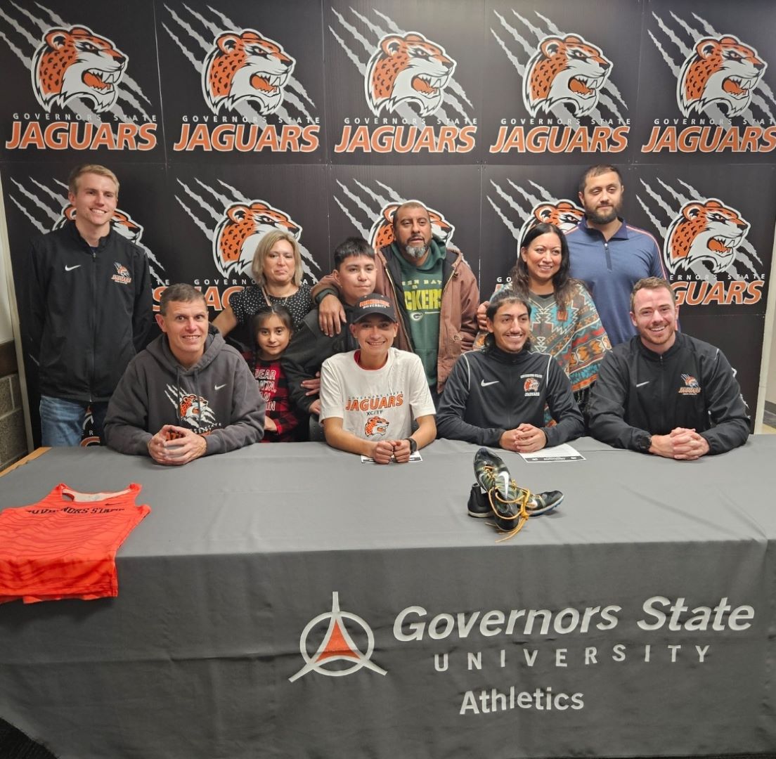 Pictured front row in middle (left - Samuel Rocio, Right -Branden DeLeon).