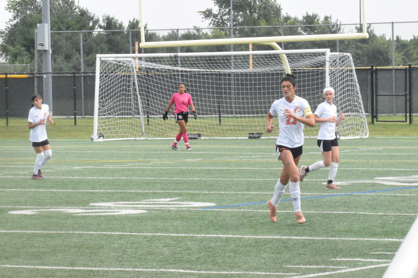 GSU GK Mayra Guerrero (pink) and 23 Grace McLaughlin led the Jaguars in a 1-0 shutout win vs. IU Kokoma Sept. 6.